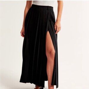 Abercrombie & Fitch Mid Rise Pleated Maxi Skirt MP in black
